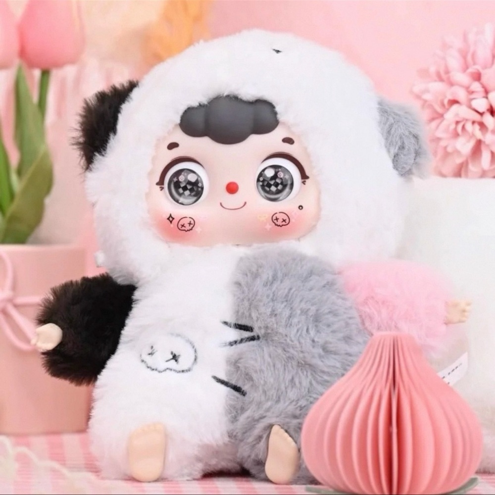 Adorable Plush Otter Doll, 3 Switchable Eye Balls, Brand New, No Box. 7 inches